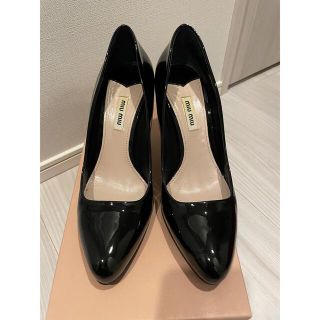 ミュウミュウ(miumiu)のみるきー様専用！　miumiuのビジューエナメルパンプス　ハイヒール(ハイヒール/パンプス)