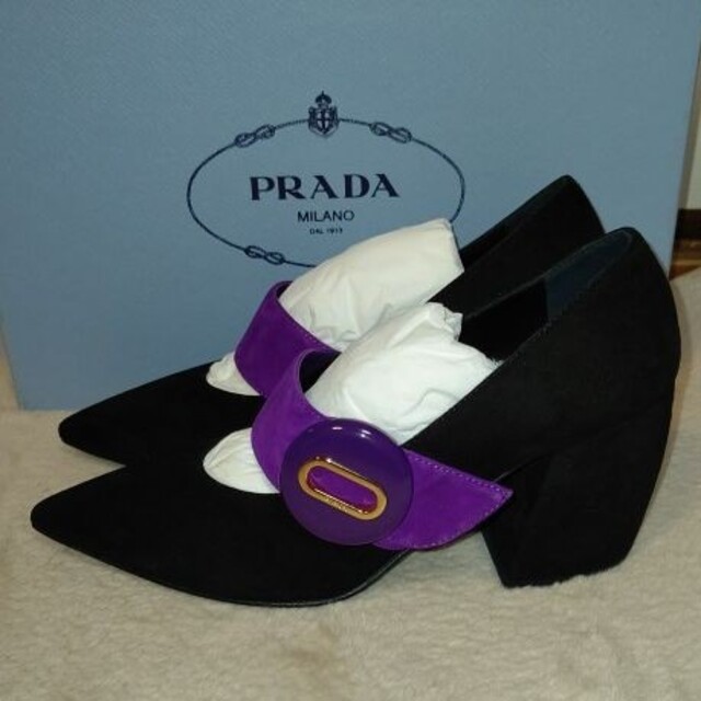 PRADA(プラダ)の新品☆未使用☆PRADA スウェード パンプス 34サイズ レディースの靴/シューズ(ハイヒール/パンプス)の商品写真
