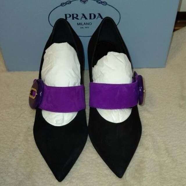 PRADA(プラダ)の新品☆未使用☆PRADA スウェード パンプス 34サイズ レディースの靴/シューズ(ハイヒール/パンプス)の商品写真