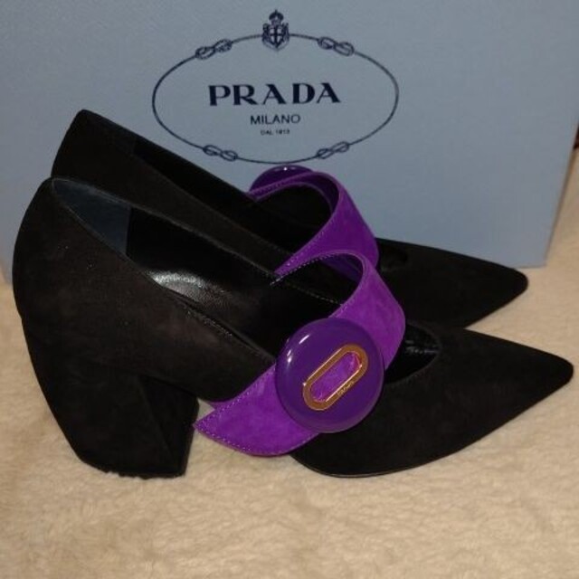 PRADA(プラダ)の新品☆未使用☆PRADA スウェード パンプス 34サイズ レディースの靴/シューズ(ハイヒール/パンプス)の商品写真