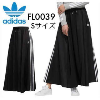 アディダス(adidas)のロングサテンスカート ブラック ロングスカート  Sサイズ(ロングスカート)