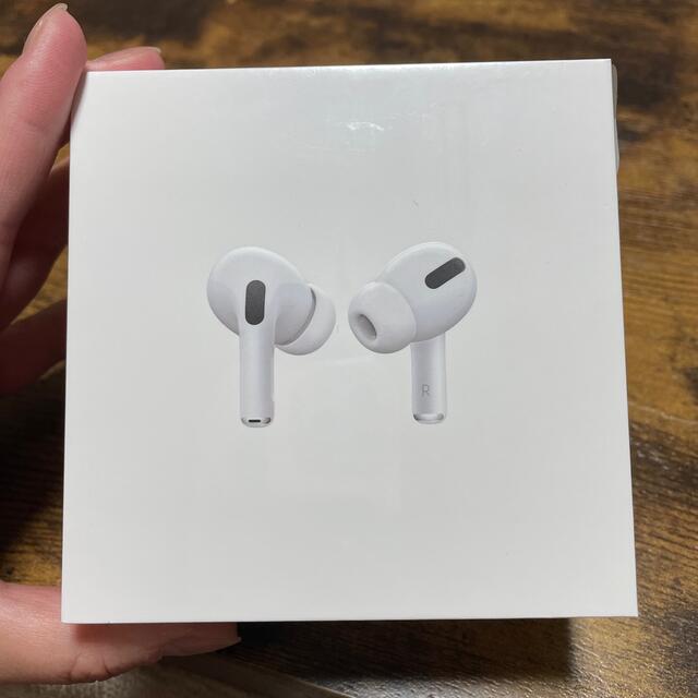 アップル AirPods Pro MLWK3J/Aヘッドフォンイヤフォン