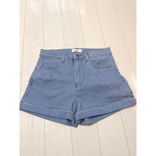 フォーエバートゥエンティーワン(FOREVER 21)の【美品】デニムショートパンツ forever21  26サイズ(ショートパンツ)