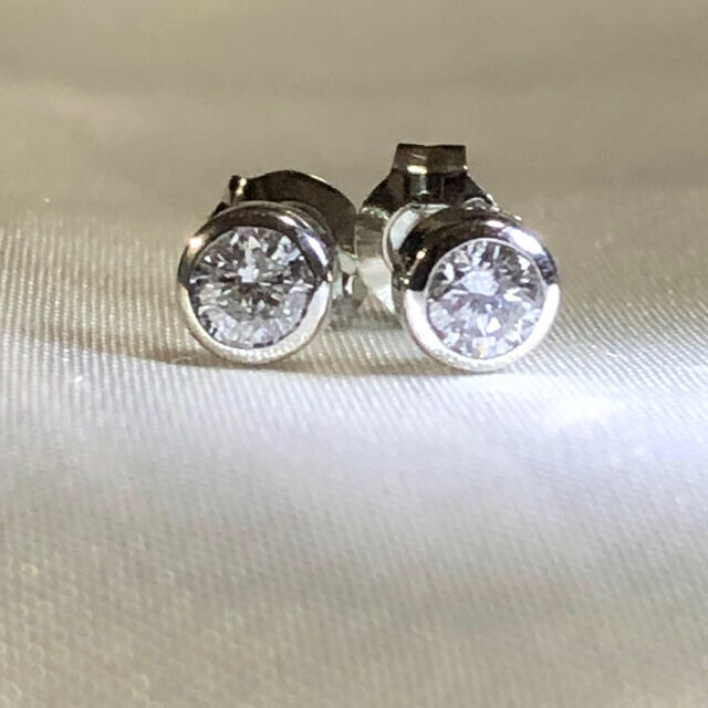 Pr900天然ダイヤモンドピアス　0.15/0.15ct