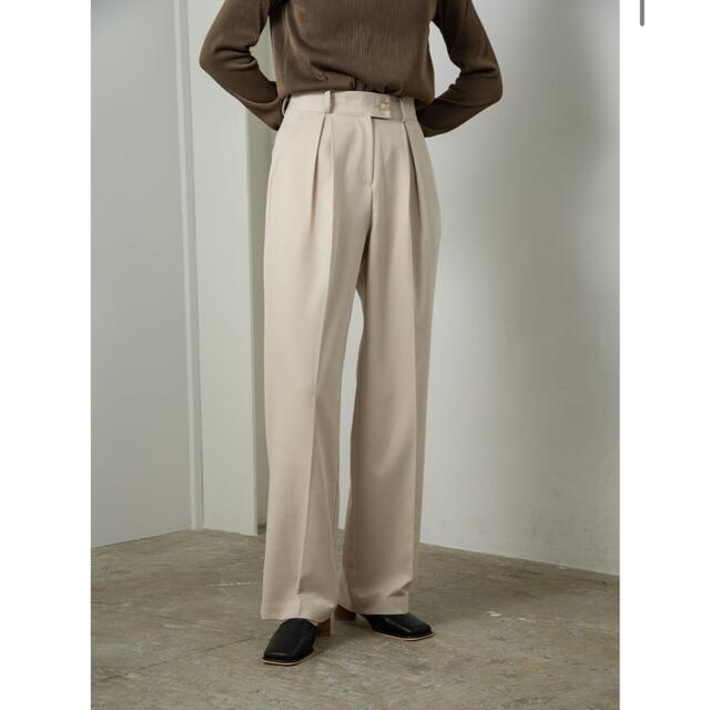 amiur basic straight tuck pants   メンズのパンツ(スラックス)の商品写真