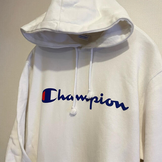 Champion(チャンピオン)の美品【champion】チャンピオン　ロゴパーカー　メンズ メンズのトップス(パーカー)の商品写真