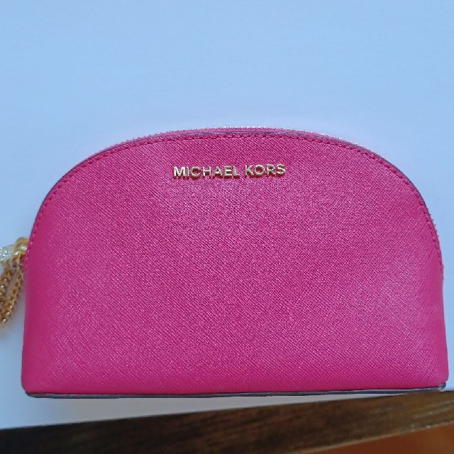 Michael Kors(マイケルコース)の【新品】MICHAEL KORS　ポーチ　ピンク レディースのファッション小物(ポーチ)の商品写真