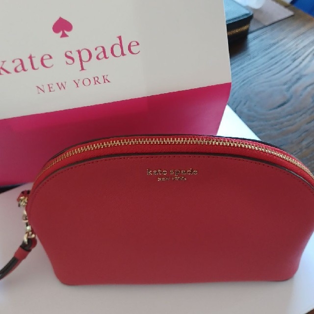 kate spade new york(ケイトスペードニューヨーク)の【新品】Kate Spade　ポーチ　赤 レディースのファッション小物(ポーチ)の商品写真