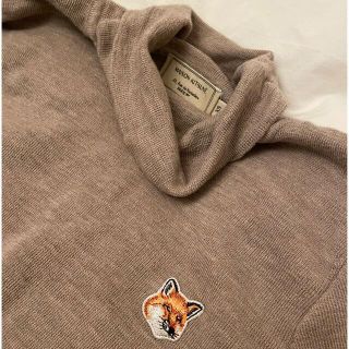 メゾンキツネ(MAISON KITSUNE')のメゾンキツネ　ピタッとサイズニット(ニット/セーター)