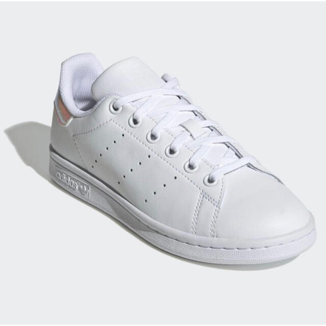 adidas(アディダス)の[アディダス] スタンスミス J メタリックシルバー FU6673 レディースの靴/シューズ(スニーカー)の商品写真