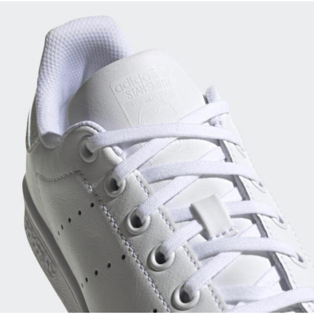 adidas(アディダス)の[アディダス] スタンスミス J メタリックシルバー FU6673 レディースの靴/シューズ(スニーカー)の商品写真