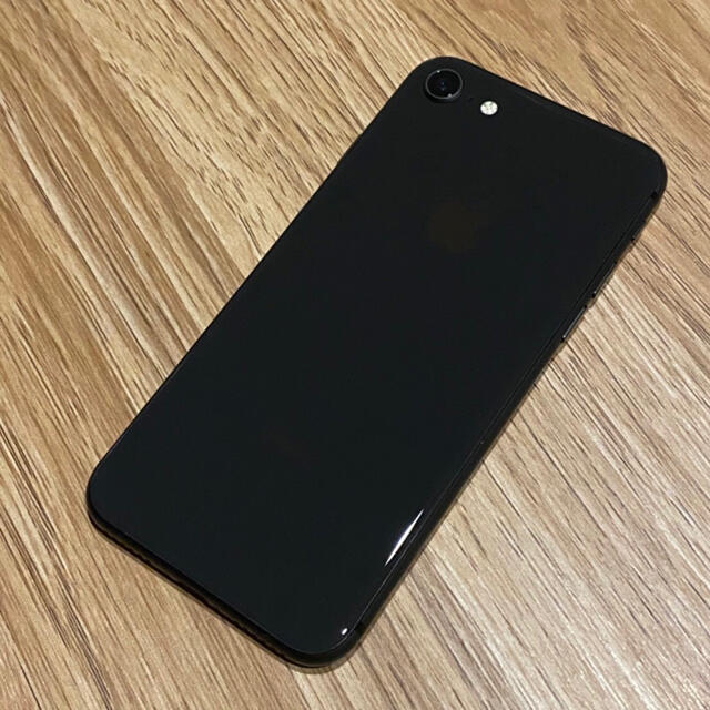 Apple(アップル)のiPhone8 64G スマホ/家電/カメラのスマートフォン/携帯電話(携帯電話本体)の商品写真