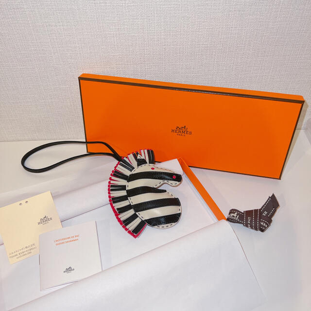 Hermes(エルメス)の【新品・箱付き】 エルメス ジージー サヴァンナ ゼブラ 白 黒 チャーム ハンドメイドのファッション小物(バッグチャーム)の商品写真