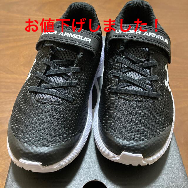 UNDER ARMOUR(アンダーアーマー)の【新品】UAプレスクール　パスート2AC（ランニング）スニーカー　キッズ キッズ/ベビー/マタニティのキッズ靴/シューズ(15cm~)(スニーカー)の商品写真