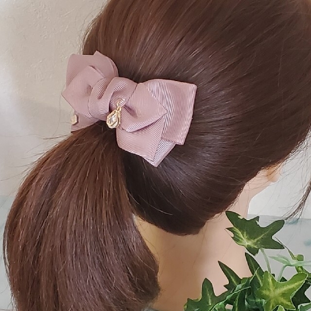 【リボンバレッタ(８cm)】ジンジャースナップ色 レディースのヘアアクセサリー(バレッタ/ヘアクリップ)の商品写真