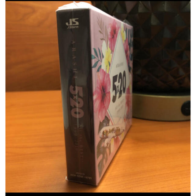 嵐(アラシ)の嵐 All the BEST 5×20 1999-2019  ハワイ線限定盤 エンタメ/ホビーのCD(ポップス/ロック(邦楽))の商品写真