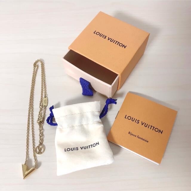 LOUIS VUITTON(ルイヴィトン)のルイヴィトン　ネックレス　エッセンシャルV レディースのアクセサリー(ネックレス)の商品写真