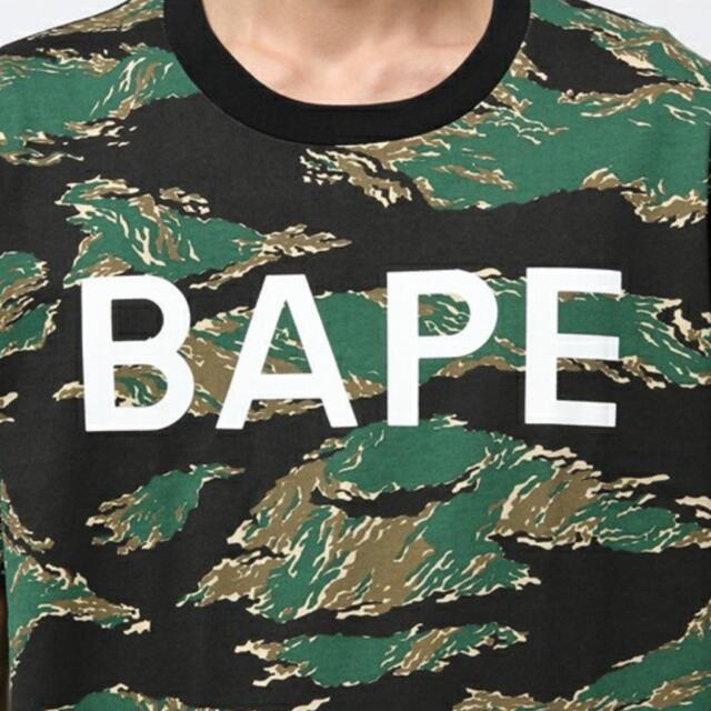 A BATHING APE(アベイシングエイプ)の新品 タグ付 BAPE タイガーストライプカモ ティー Sサイズ メンズのトップス(Tシャツ/カットソー(半袖/袖なし))の商品写真