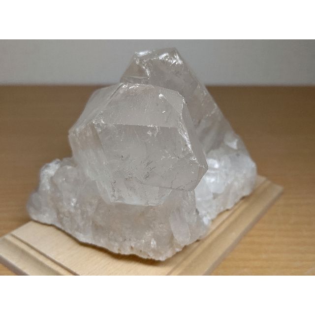 からの 水晶 自然石 誕生石 宝石 鉱物の通販 by ストーンヘンジ's shop｜