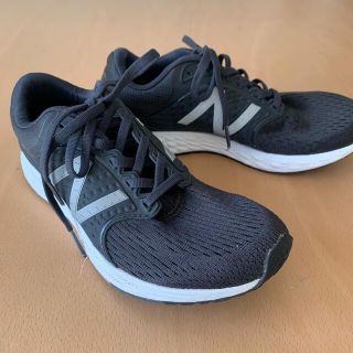 ニューバランス(New Balance)の【Towa42様専用】ニューバランス　スニーカー　黒　ブラック　23.5(スニーカー)