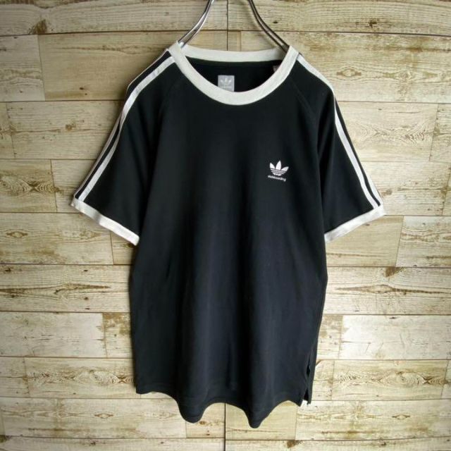 【大人気デザイン】adidas☆トレフォイルロゴ入りTシャツ　袖ストライプ