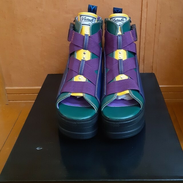 YOSUKE(ヨースケ)の送料無料(新品)ヨースケのマルチカラー履きやすいサンダル レディースの靴/シューズ(サンダル)の商品写真