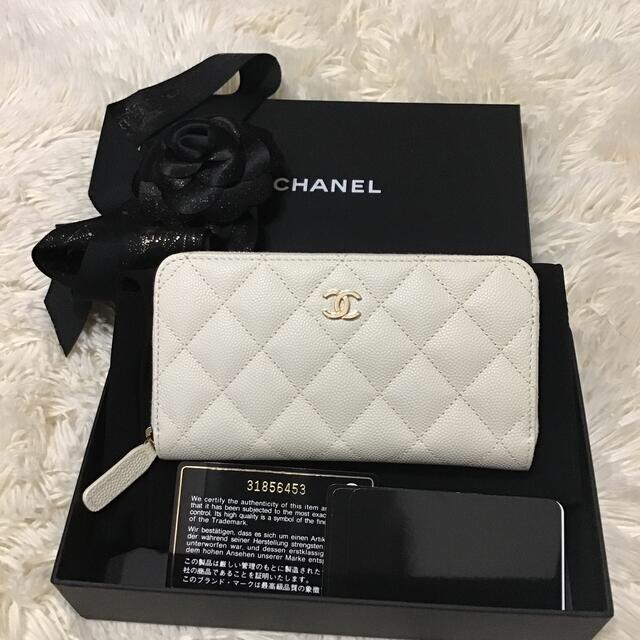 CHANEL(シャネル)のシャネル　ミニ財布　ほぼ新品　コンパクトサイズ レディースのファッション小物(財布)の商品写真