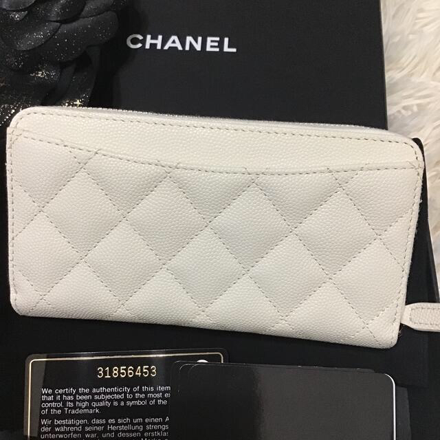 CHANEL(シャネル)のシャネル　ミニ財布　ほぼ新品　コンパクトサイズ レディースのファッション小物(財布)の商品写真