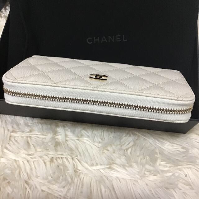 CHANEL(シャネル)のシャネル　ミニ財布　ほぼ新品　コンパクトサイズ レディースのファッション小物(財布)の商品写真