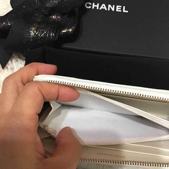 CHANEL(シャネル)のシャネル　ミニ財布　ほぼ新品　コンパクトサイズ レディースのファッション小物(財布)の商品写真