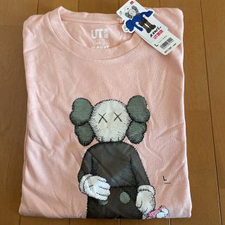 ユニクロ(UNIQLO)のUNIQLO KAWS Tシャツ(Tシャツ/カットソー(半袖/袖なし))