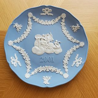 ウェッジウッド(WEDGWOOD)のウェッジウッド　18cm　2001年　イヤープレート(置物)