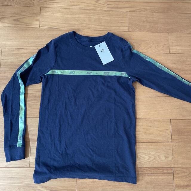 NIKE(ナイキ)の週末セール！！新品 NIKE ナイキ ロンT 長袖 キッズ/ベビー/マタニティのキッズ服男の子用(90cm~)(Tシャツ/カットソー)の商品写真