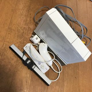 ウィー(Wii)のwii 本体、ゼルダの伝説スカイウォードソードセット(携帯用ゲーム機本体)