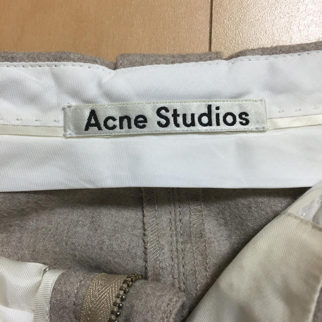 ACNE(アクネ)の新品 acne ウールハーフパンツ レディースのパンツ(ハーフパンツ)の商品写真