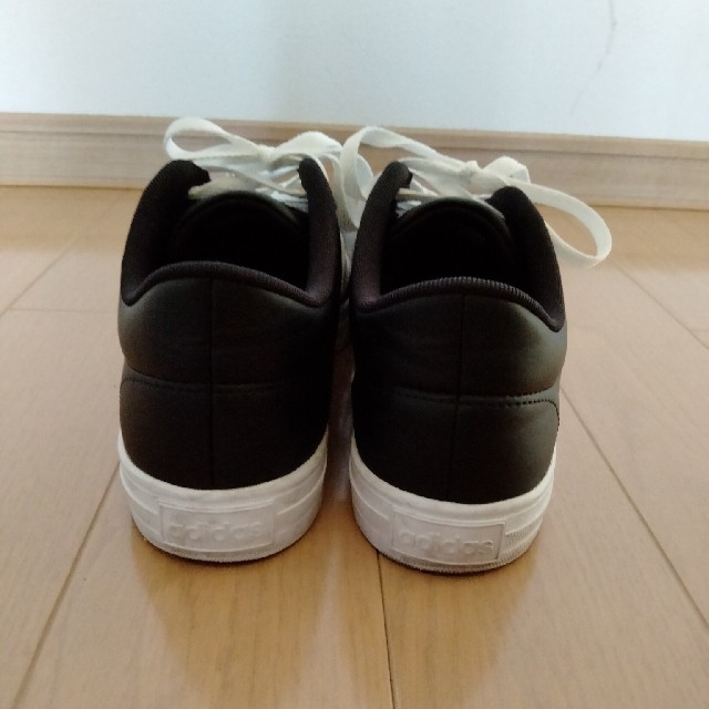adidas(アディダス)のadidasスニーカー27.5cm メンズの靴/シューズ(スニーカー)の商品写真