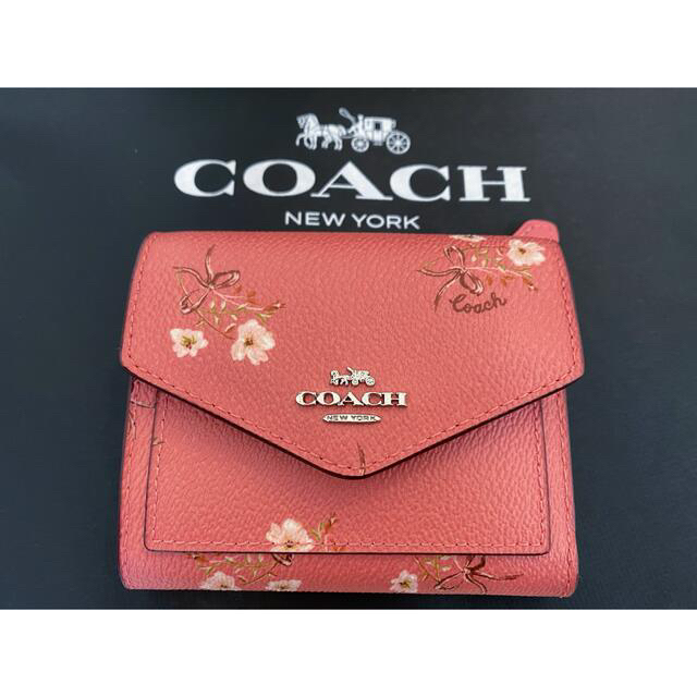 未使用 COACH コーチ 三つ折り財布 ピンク 花柄