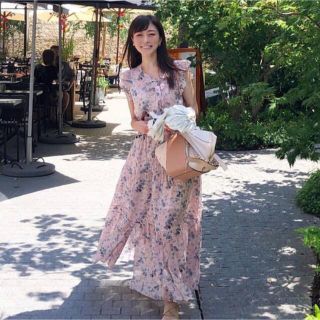 maje マージュ コスメ柄 ワンピース フリル 光沢感 総柄 美品パフスリーブ