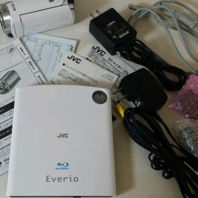 Everio by ちろこう's shop｜ラクマ JVC GZ-E117ビデオカメラの通販 定番得価