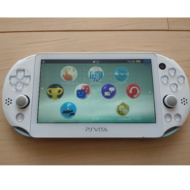 PS vita PCH2000 8gbメモリーつき