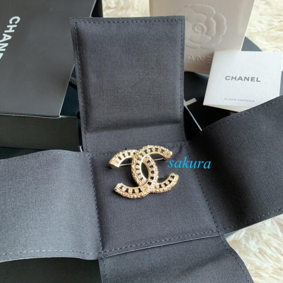 新品未使用 シャネル CHANEL ブローチ ラインストーン 新品未使用 シャネル CHANEL ブローチ ラインストーン