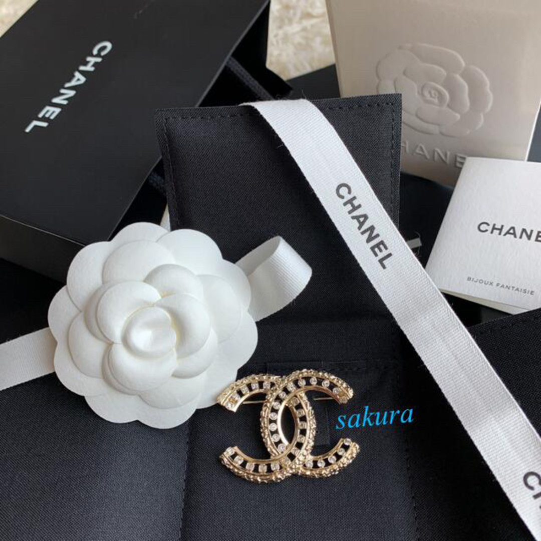 CHANEL - 新品未使用 シャネル CHANEL ブローチ ラインストーンの通販