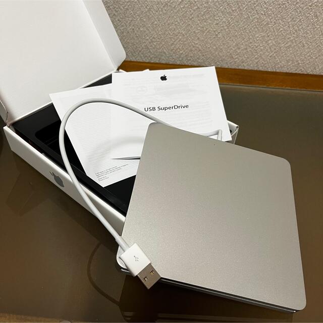 Apple(アップル)のUSB super drive  スマホ/家電/カメラのPC/タブレット(PC周辺機器)の商品写真