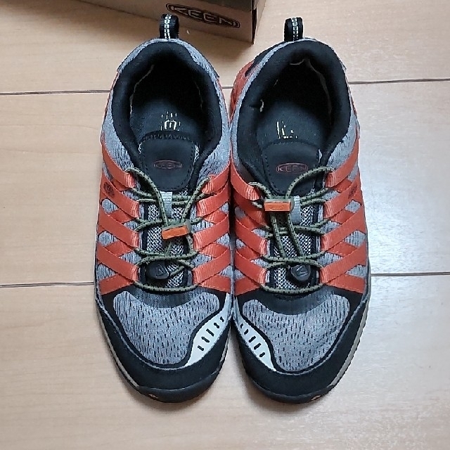 KEEN(キーン)のKEEN 23.5 スニーカー versatrail キッズ/ベビー/マタニティのキッズ靴/シューズ(15cm~)(スニーカー)の商品写真