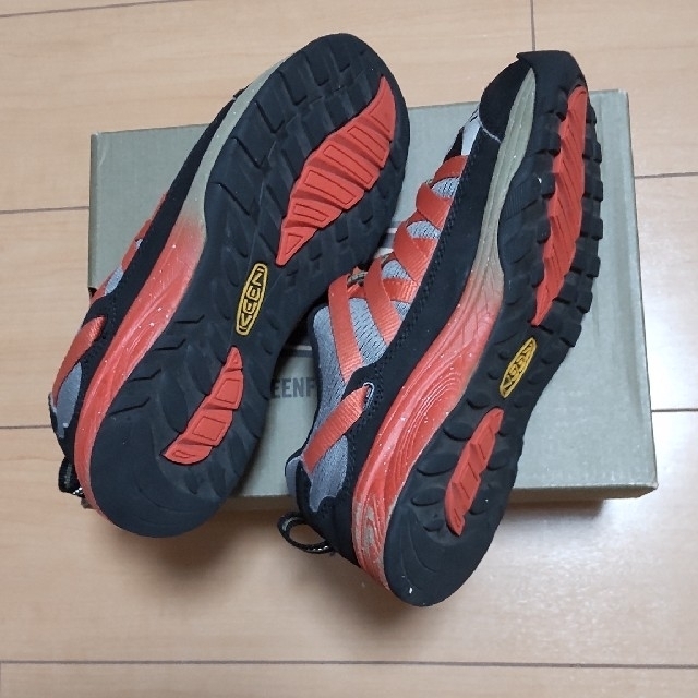 KEEN(キーン)のKEEN 23.5 スニーカー versatrail キッズ/ベビー/マタニティのキッズ靴/シューズ(15cm~)(スニーカー)の商品写真