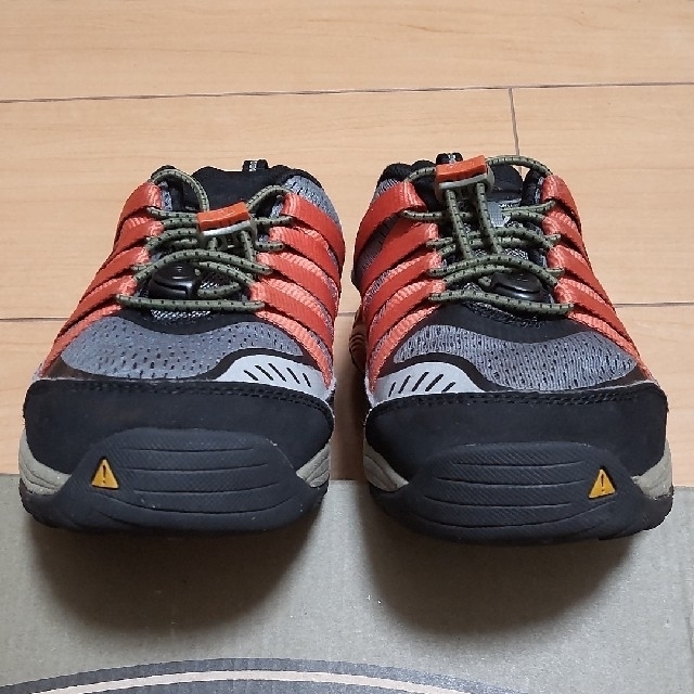 KEEN(キーン)のKEEN 23.5 スニーカー versatrail キッズ/ベビー/マタニティのキッズ靴/シューズ(15cm~)(スニーカー)の商品写真