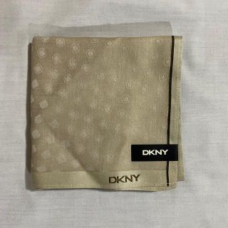 ダナキャラン(Donna Karan)のダナキャラン　ハンカチ　未使用品　クリームゴールド　#1725(ハンカチ/ポケットチーフ)