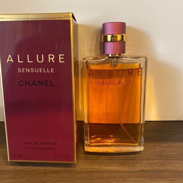 香水　CHANEL ALLURE SENSUELLE　シャネル 50ml