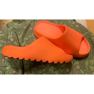 アディダス(adidas)のADIDAS YEEZY SLIDE  オレンジ　27.5cm(サンダル)