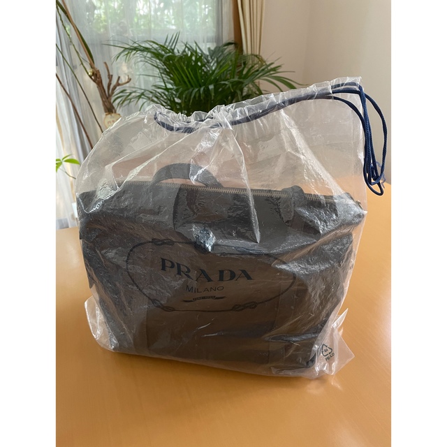 レディースPRADA ナイロンショルダーバック